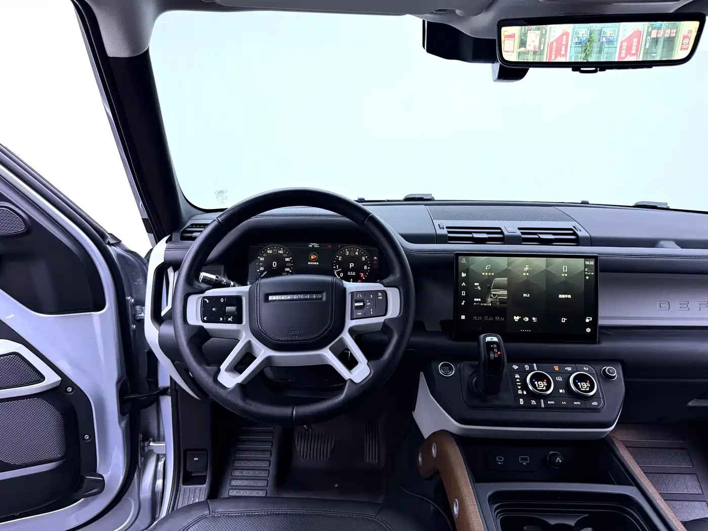 Фото 32 - Land Rover Defender
