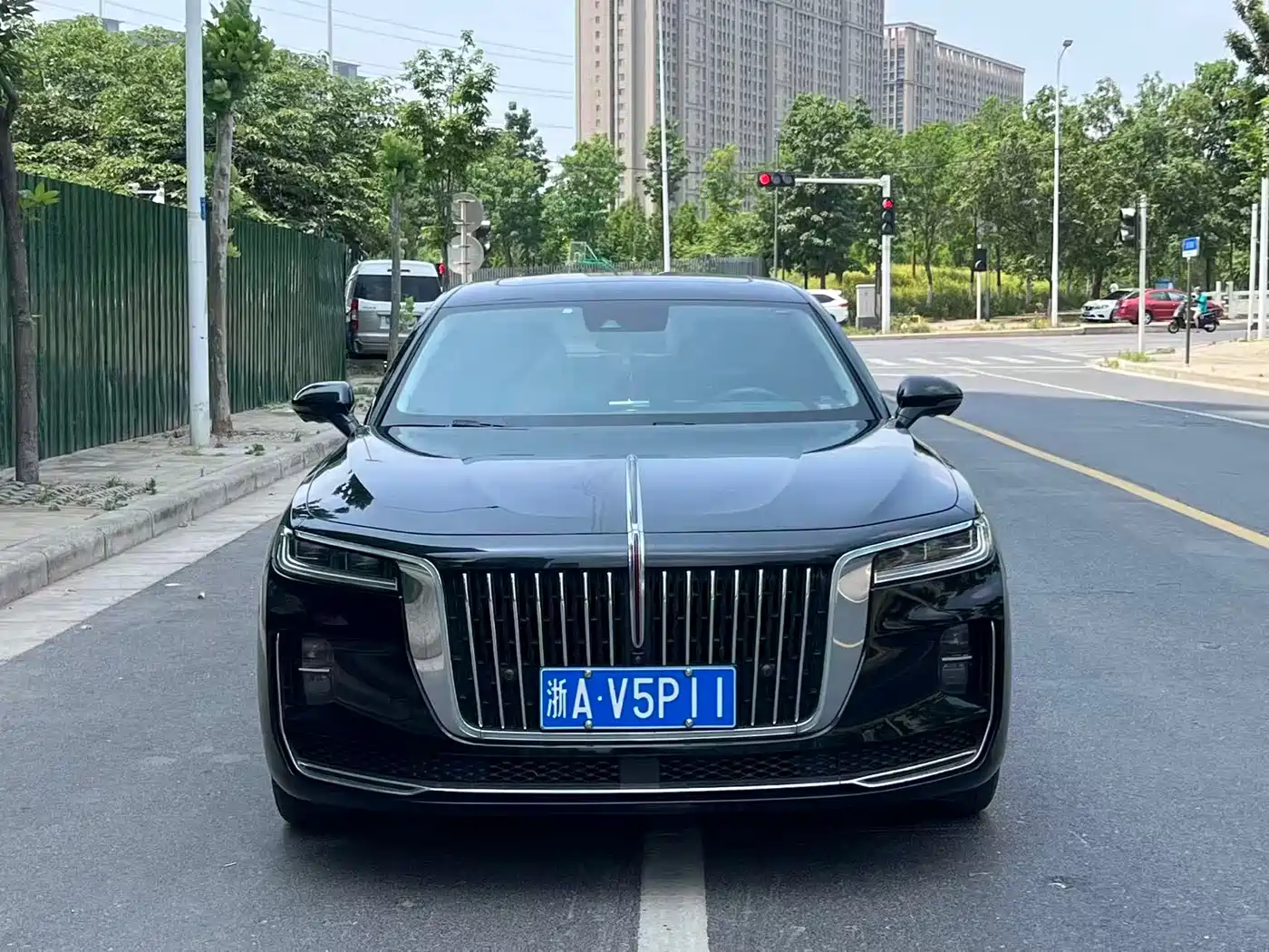 Hongqi H9 2020 2.0T Smart Connection Qi Chang Edition фото 3