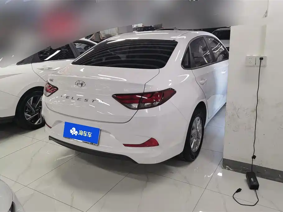 Hyundai Elantra 2020 1.6L Auto GL Pleasing Edition фото 3