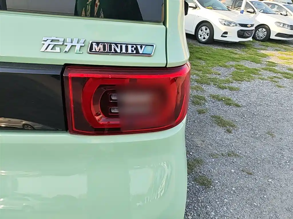 Фото 8 - Wuling Motors Hongguang MINIEV