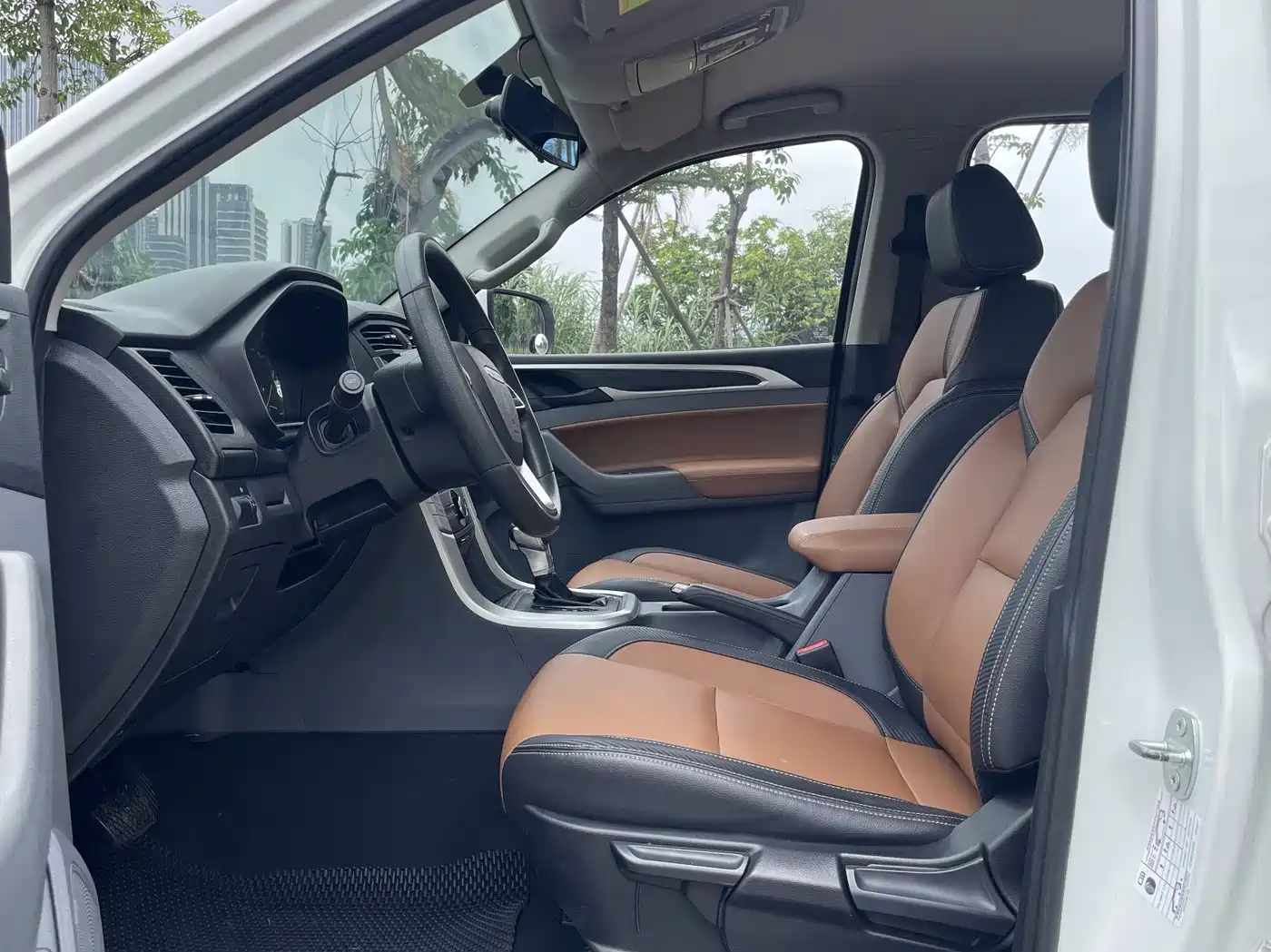 SAIC Maxus Maxus T70 2021 2.0T Diesel Automatic 2WD Australia Edition Standard Bed High Chassis фото 6