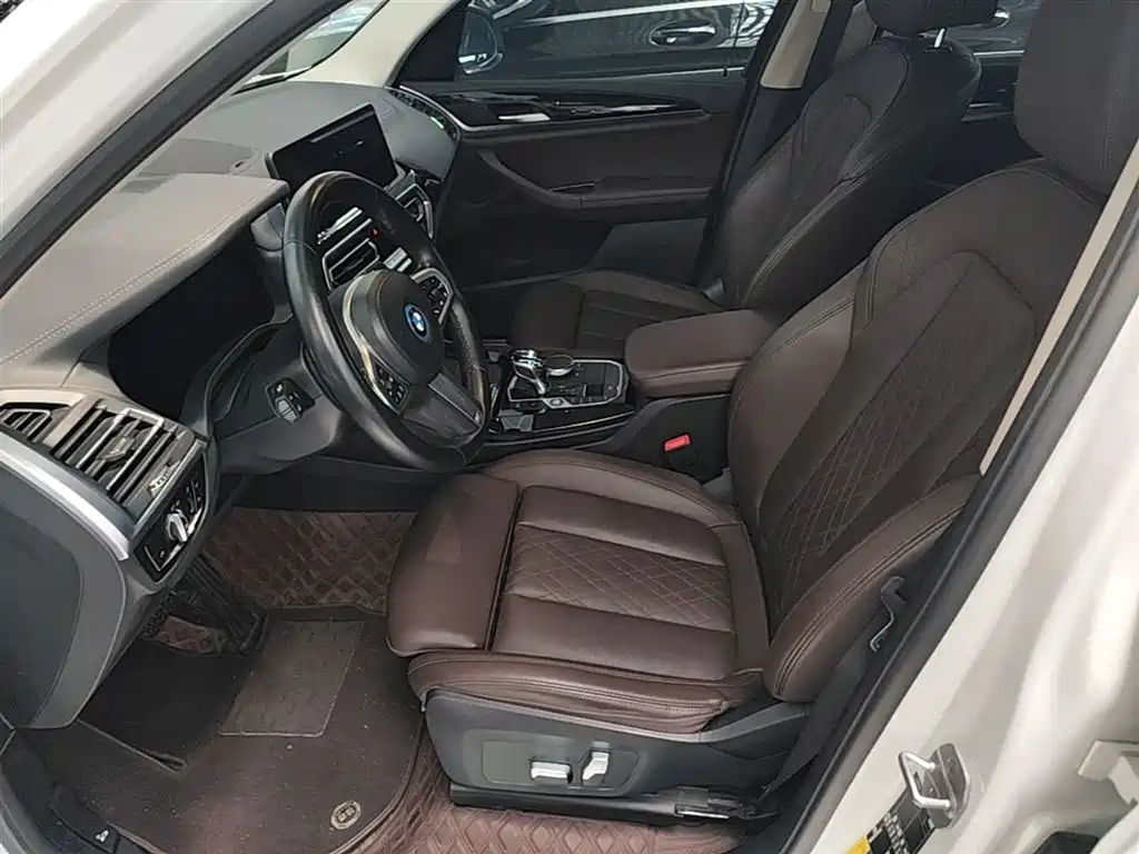 BMW iX3 2022 Leading Edition фото 15