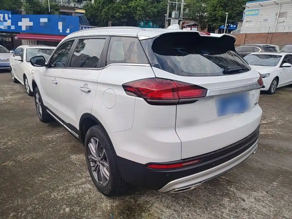 Фото 5 - Geely Atlas