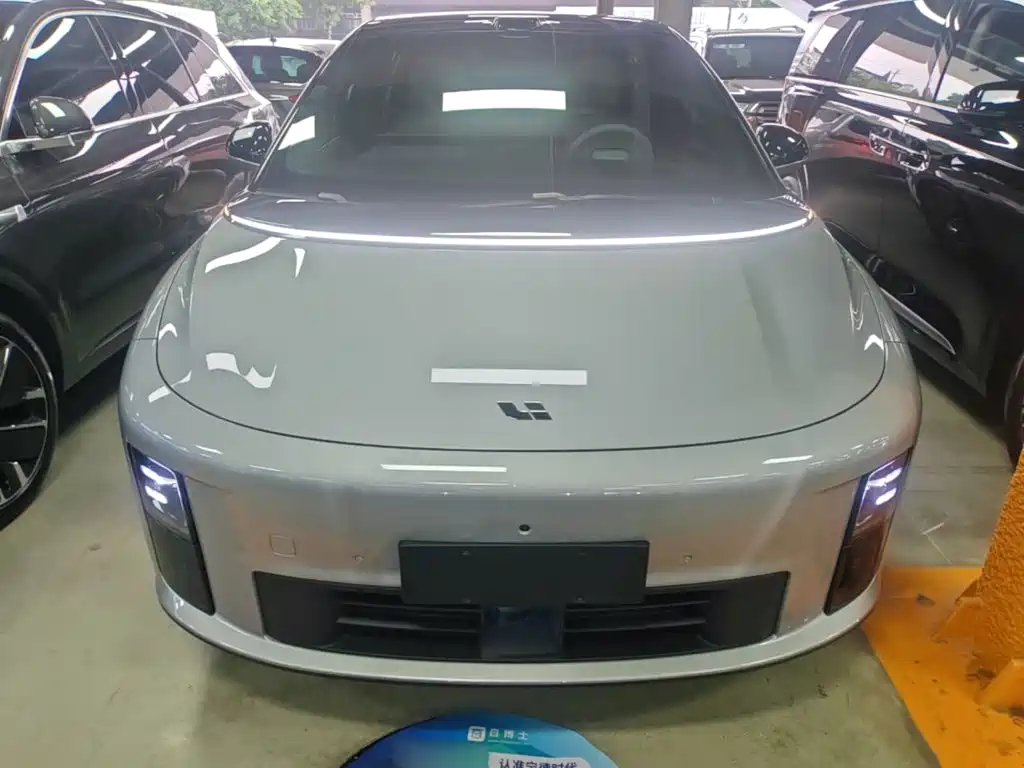 Li Auto i6 2026 2025 4WD Base Model