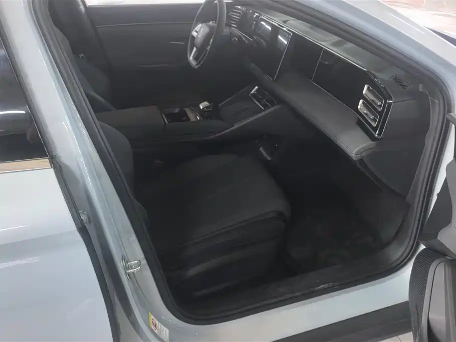 BYD Qin L 2025 DM-i Smart Drive Edition 80KM Leading фото 8