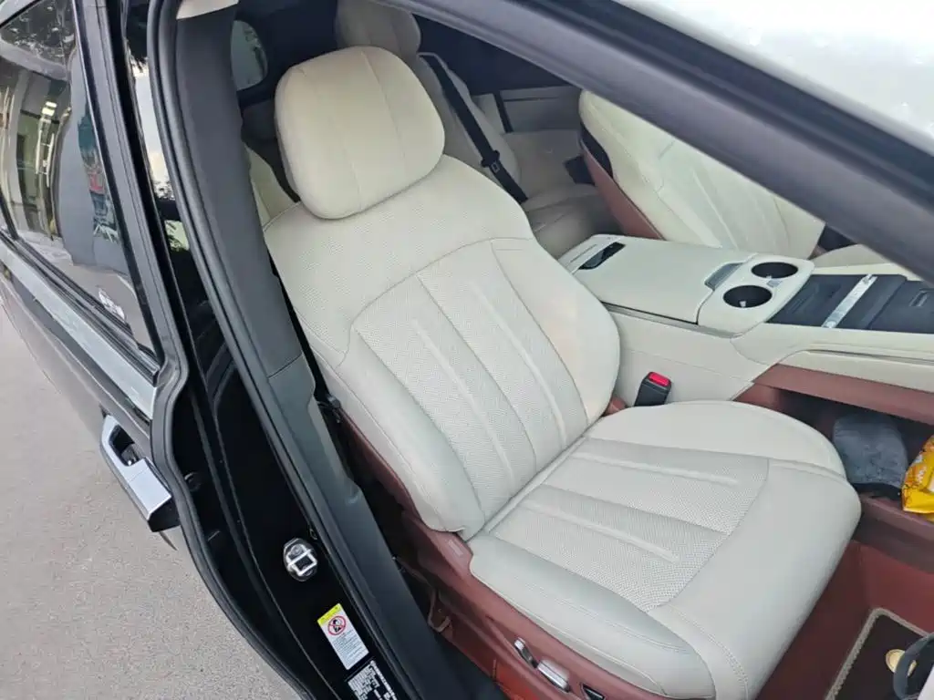 BYD Xia 2025 2025 DM-i 1.5T 180km Surpass Edition