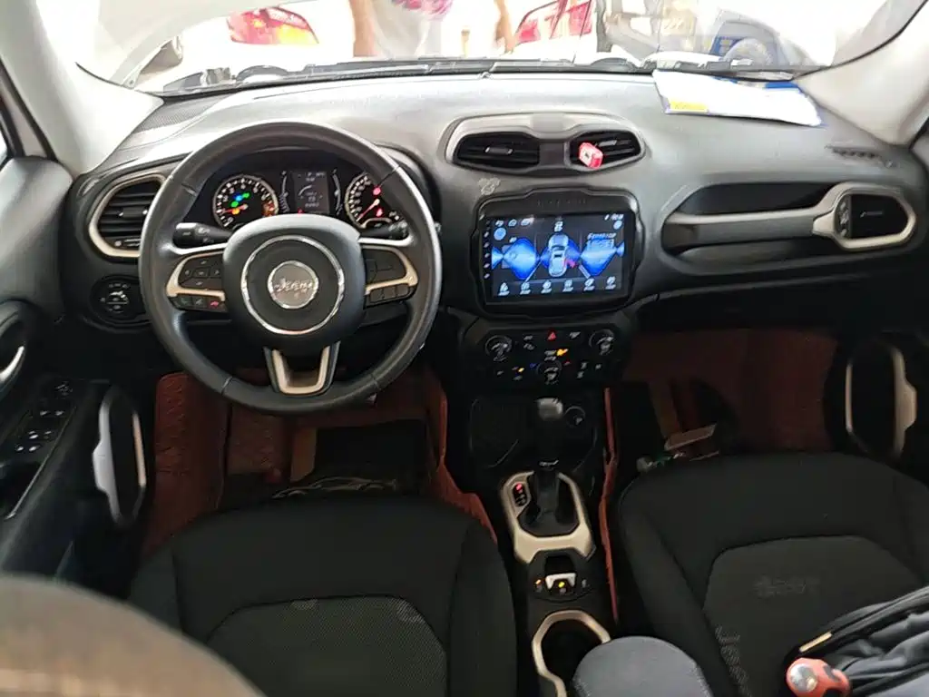 Jeep Renegade 2019 2018 Connected Large Screen Edition 180T Automatic High Energy