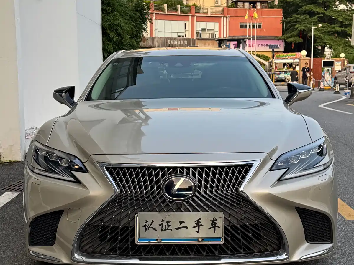 LEXUS LS