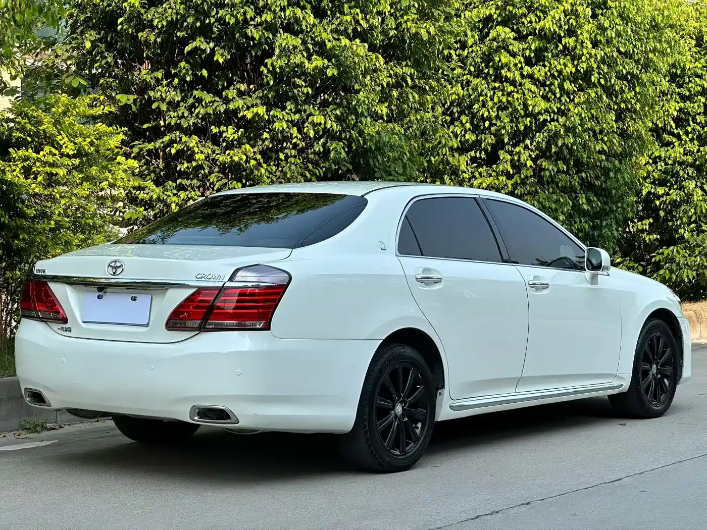 Toyota Crown 2012 2.5L Royal Leather Edition фото 6