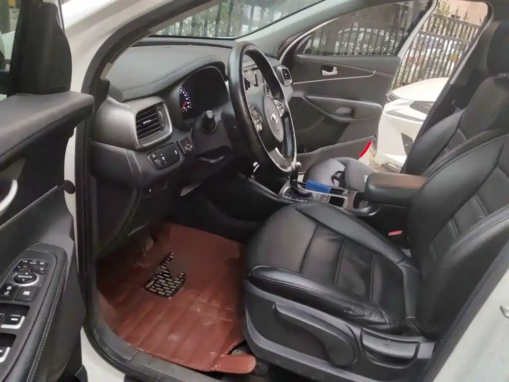Kia Sorento 2015 Sorento L 2.2T Diesel 4WD Sport 7-Seater фото 13