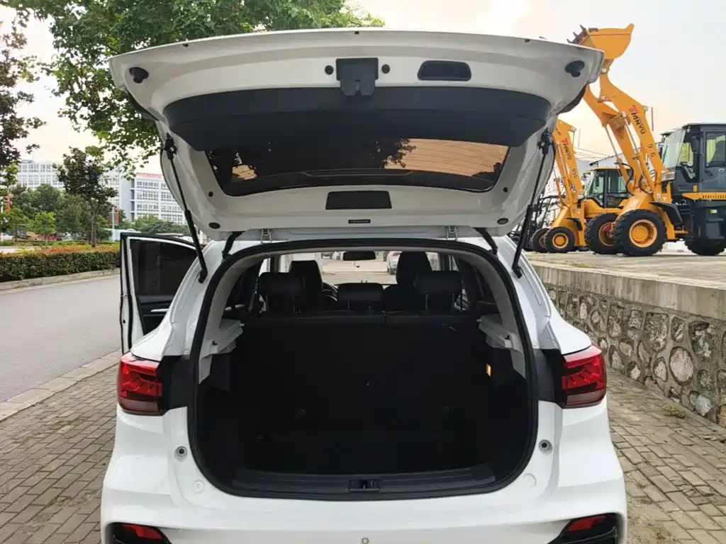 Фото 19 - MG ZS
