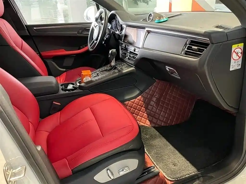 Porsche Macan 2018 Macan 2.0T фото 13