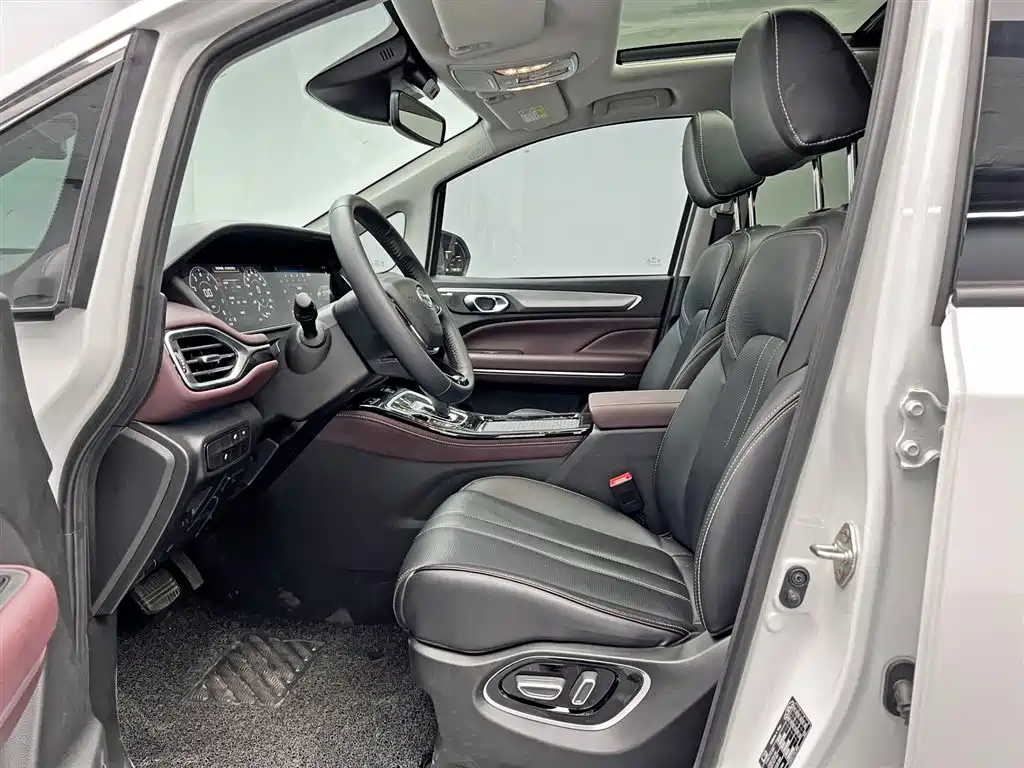 GAC TRUMPCHI TRUMPCHI M6