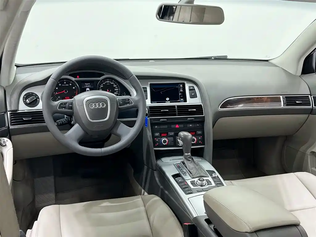 Audi A6L 2011 2.0 TFSI Automatic Comfort фото 15