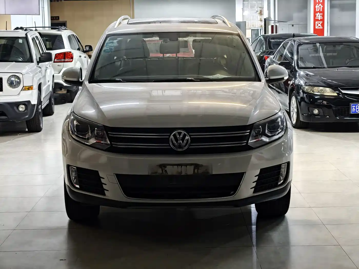 Volkswagen Tiguan 2015 1.8TSI Automatic 2WD Trendline фото 2