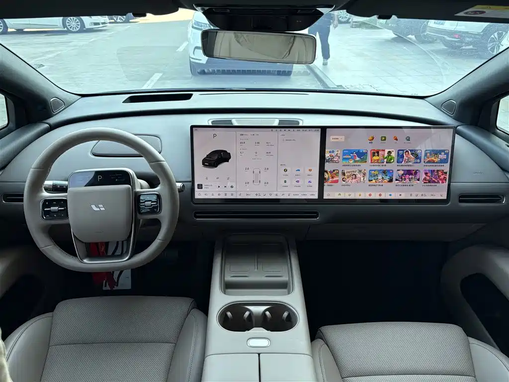 Фото 5 - Li Auto i6