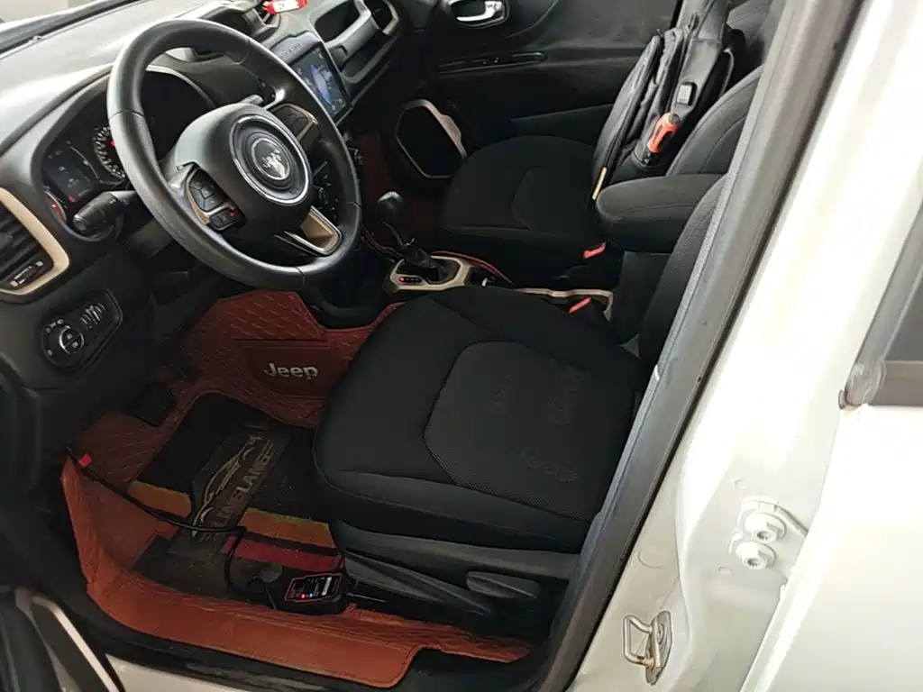 Jeep Renegade 2019 2018 Connected Large Screen Edition 180T Automatic High Energy
