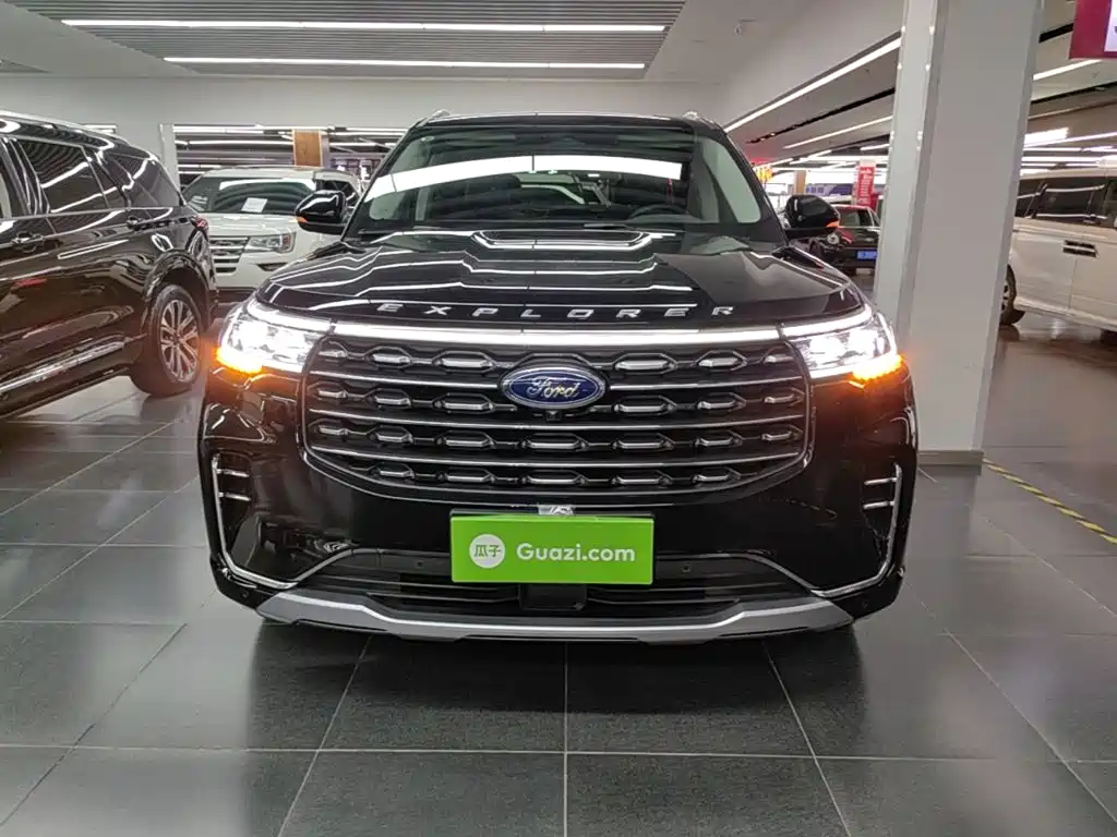 Фото 3 - Ford Explorer