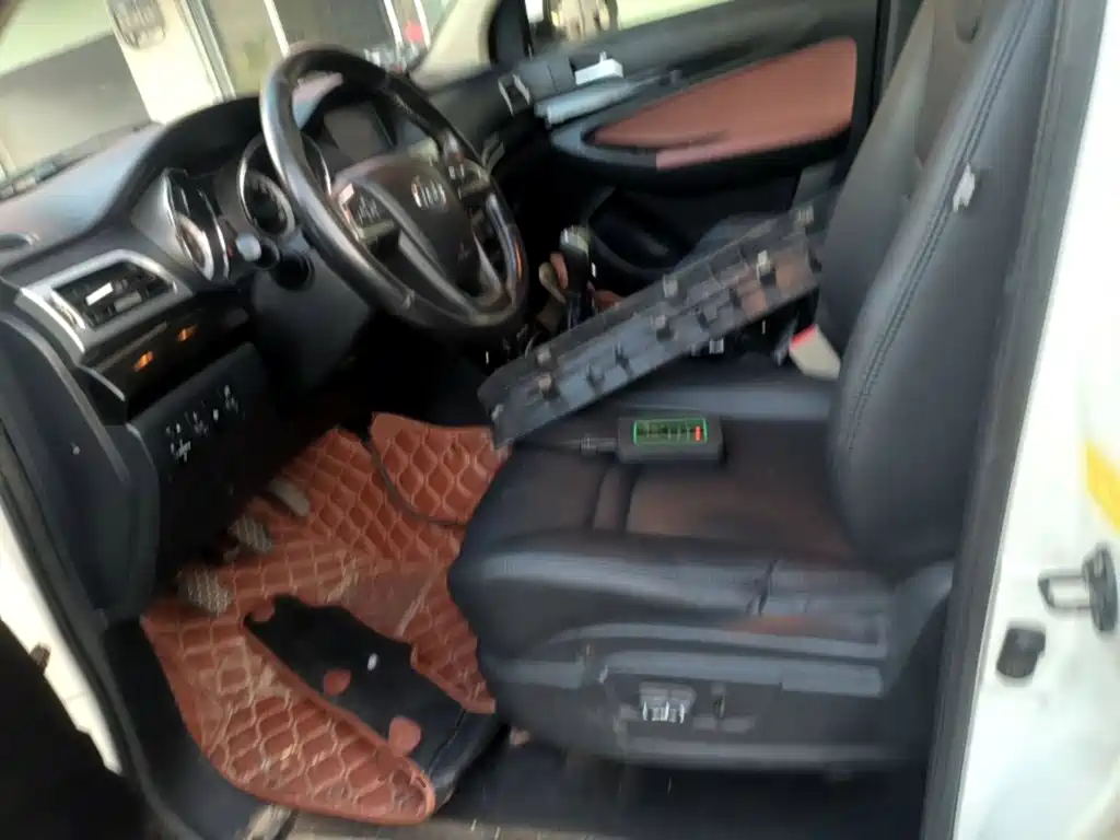 Foday Lanfu 2015 2015 1.9T Diesel 2WD Luxury 7-Seater