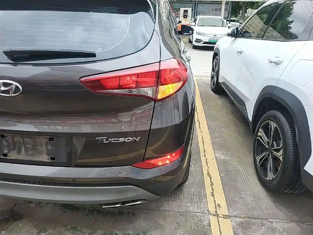 Hyundai Tucson 2018 1.6T DCT 2WD 15th Anniversary Special Edition фото 8
