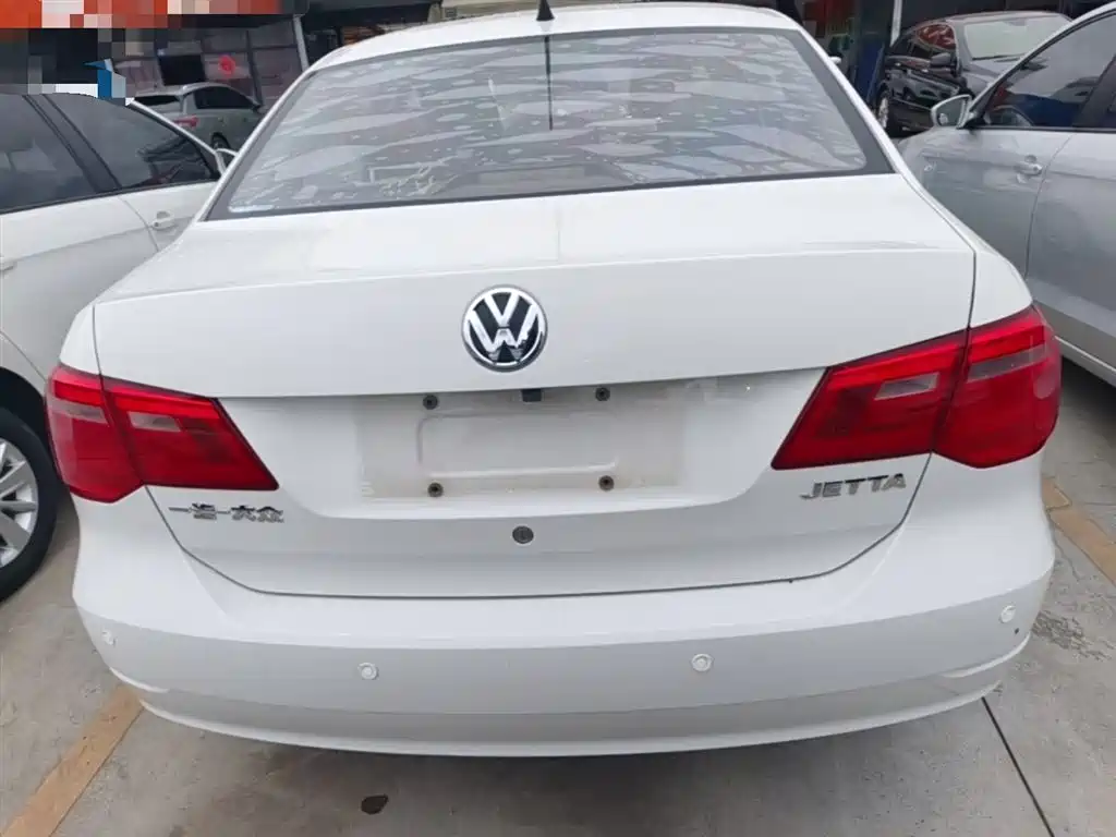 Volkswagen Jetta 2013 1.6L Automatic Fashion фото 6