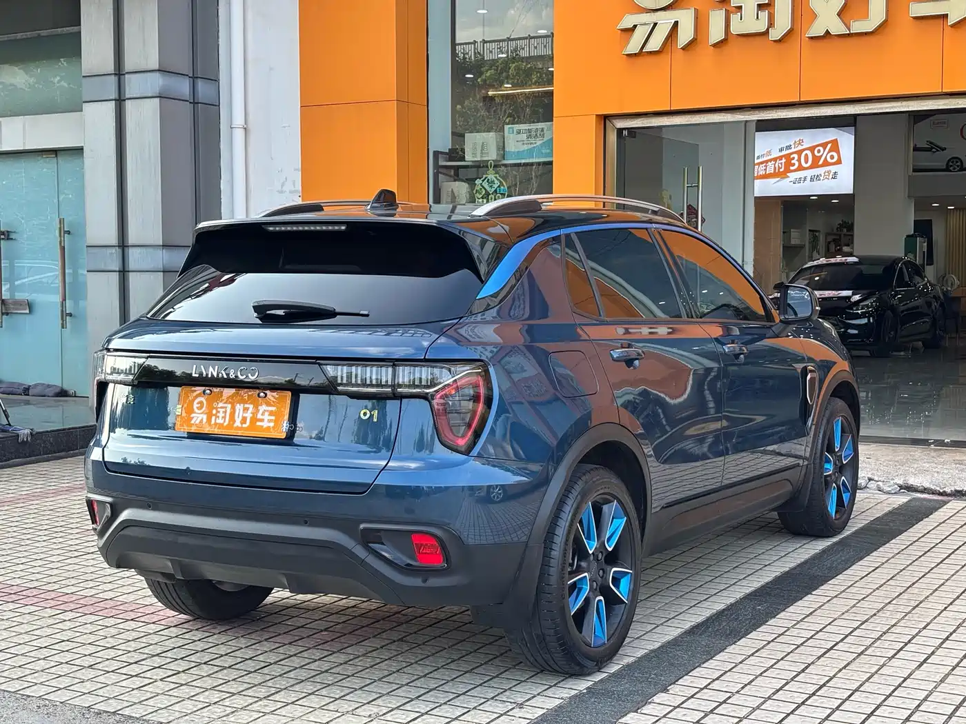 Lynk & Co 01 2017 2.0T 2WD Pro Shine Edition фото 5