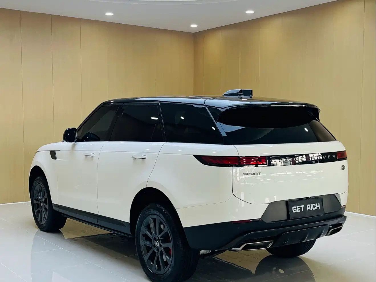 Land Rover Range Rover Sport 2024 360PS S фото 7