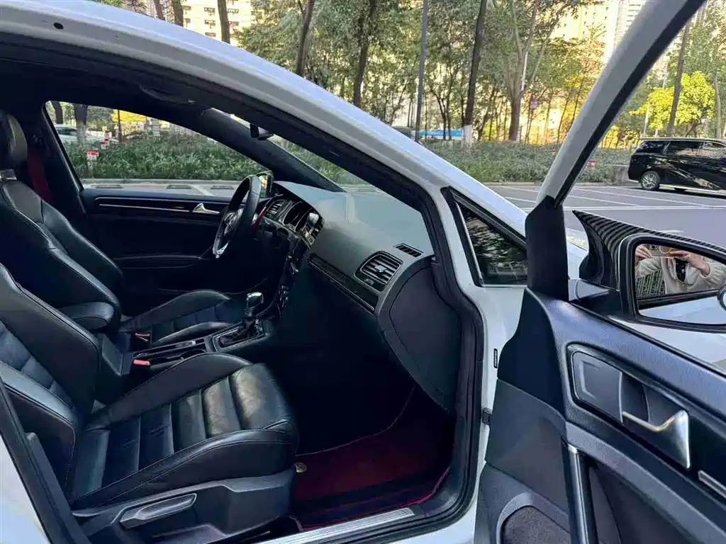 Volkswagen Golf 2016 1.6L Automatic Comfort фото 7