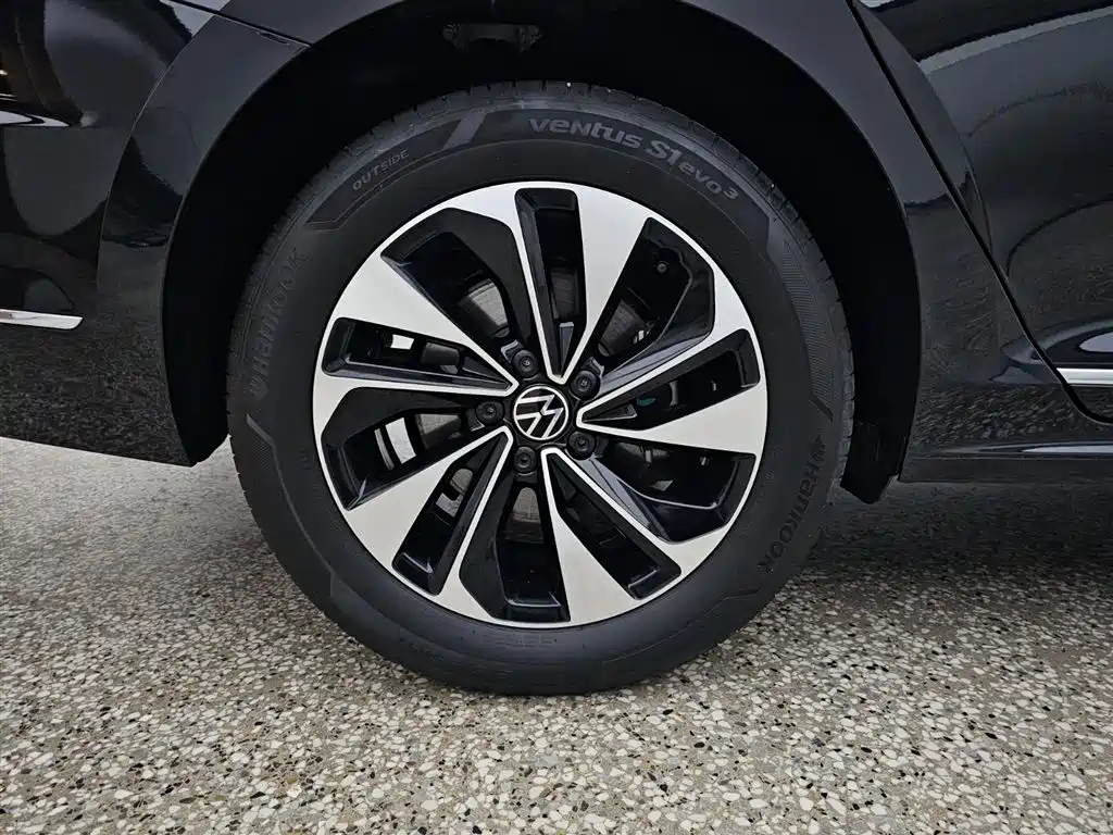 Volkswagen Passat 2024 280TSI Business Edition фото 10