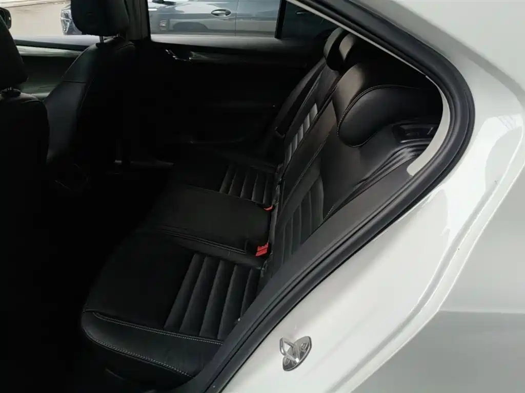 Škoda Octavia 2017 TSI280 DSG ZhiXing фото 17