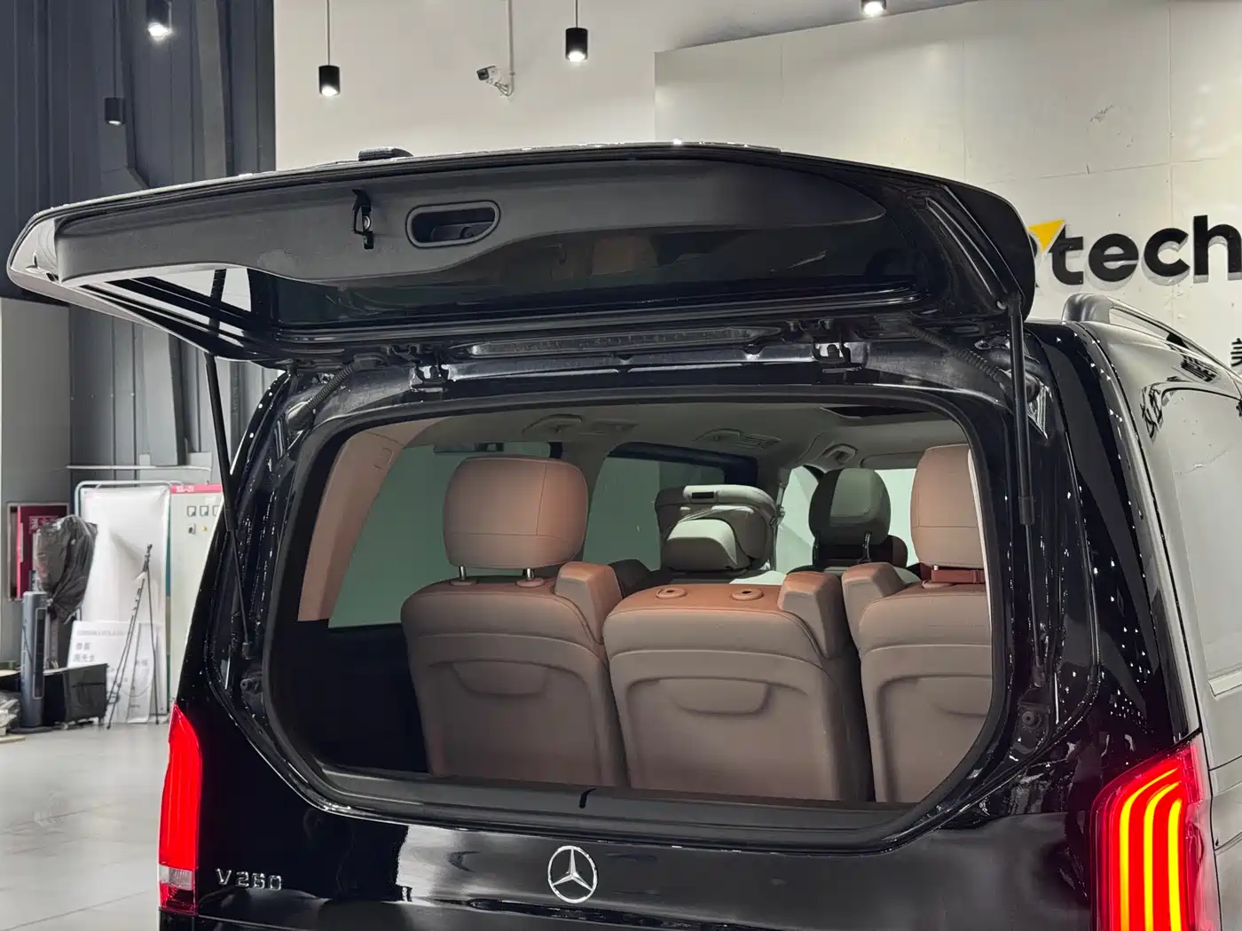 Mercedes-Benz V-Class 2022 V 260 Prestige Edition фото 38