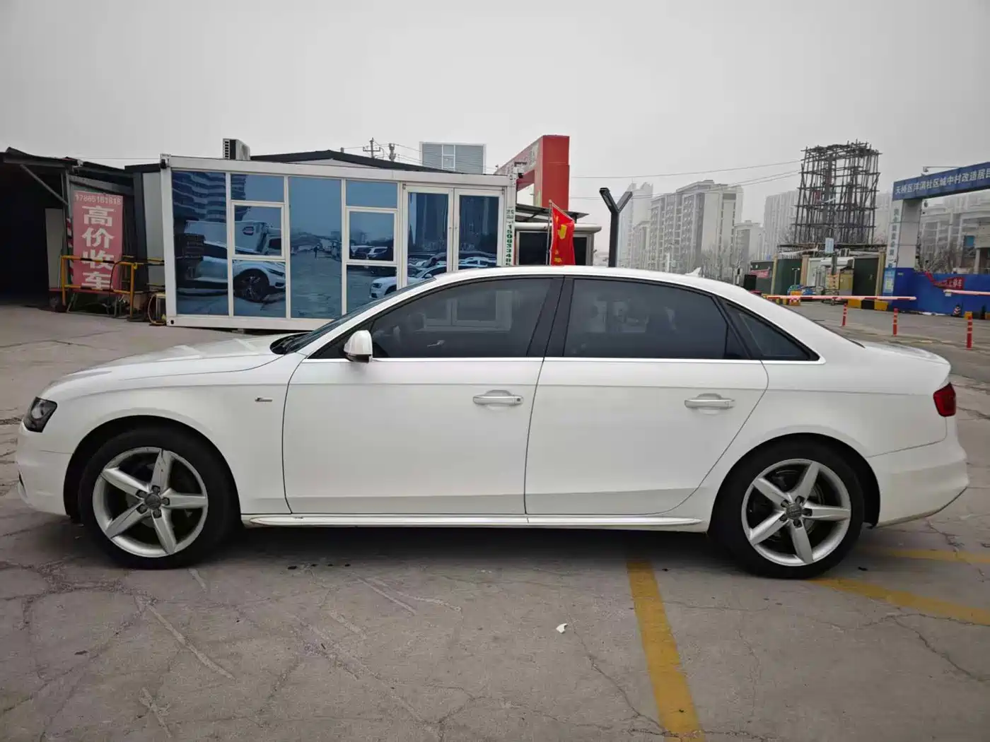 Audi A4L 2016 35 TFSI Heritage Edition S line Luxury фото 3