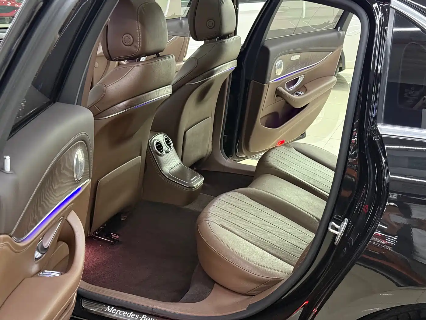 Mercedes-Benz E-Class 2021 E 260 L фото 6