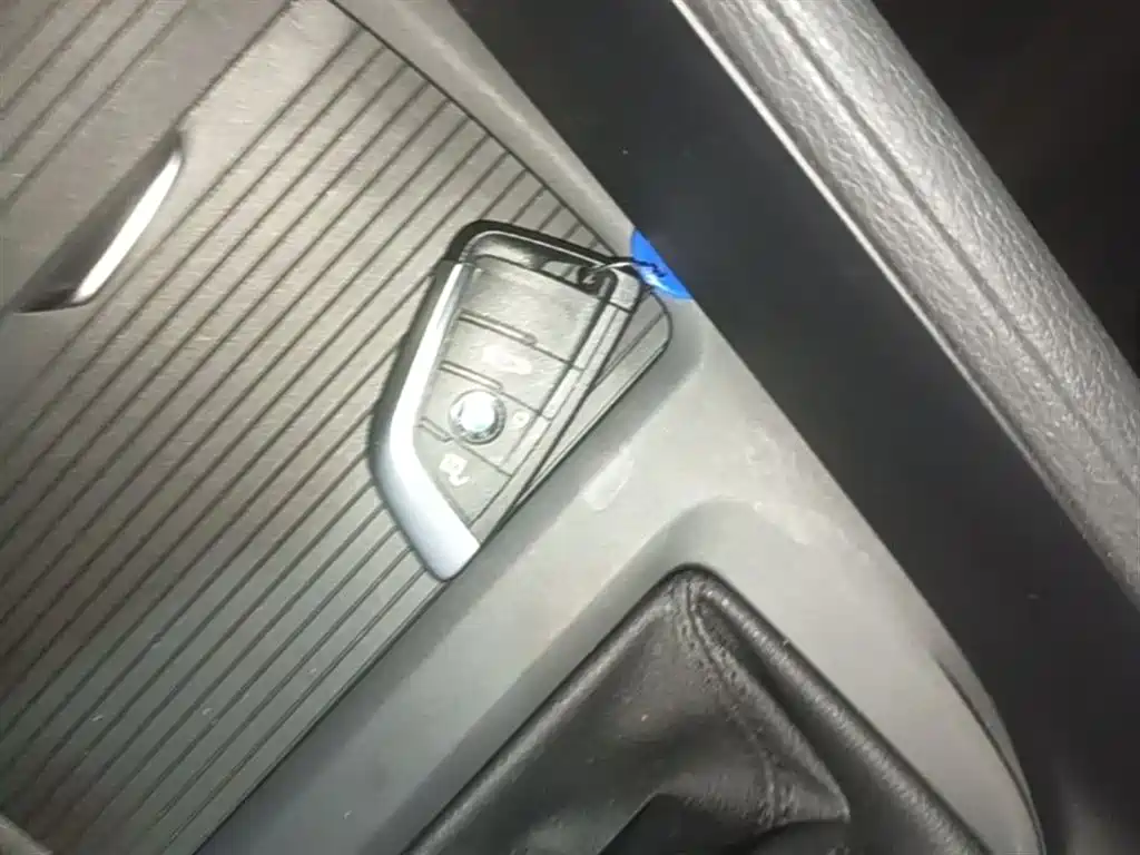 BMW X1 2016 sDrive18Li Premium Model фото 9