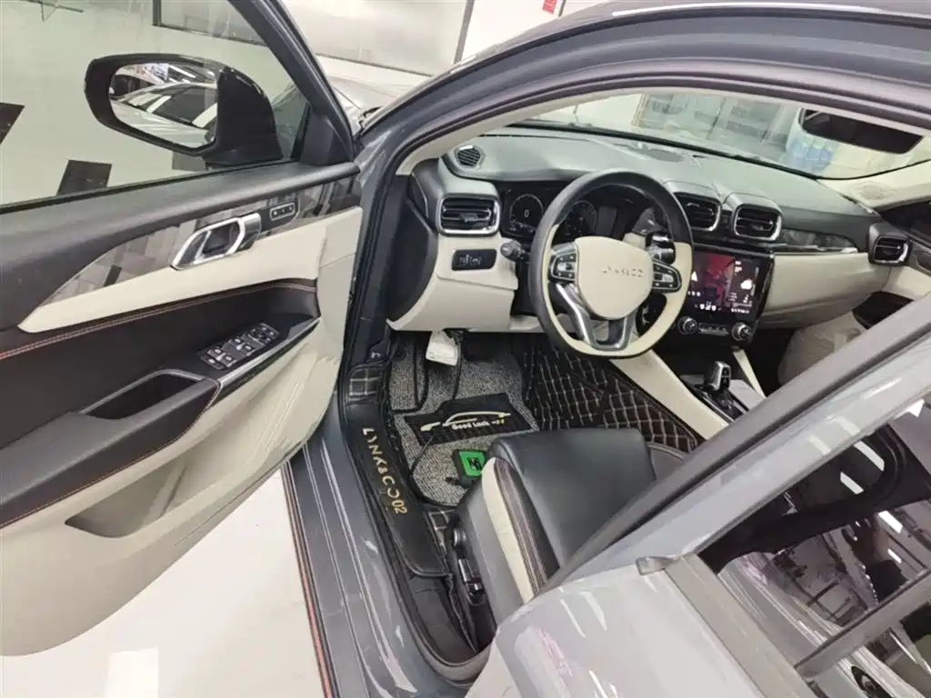 Lynk & Co 02 2018 Model 1.5T DCT 2WD Yao Pro Edition China V фото 16