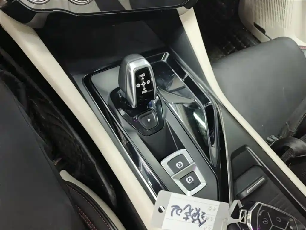 Lynk & Co 02 2018 Model 1.5T DCT 2WD Yao Pro Edition China V фото 14