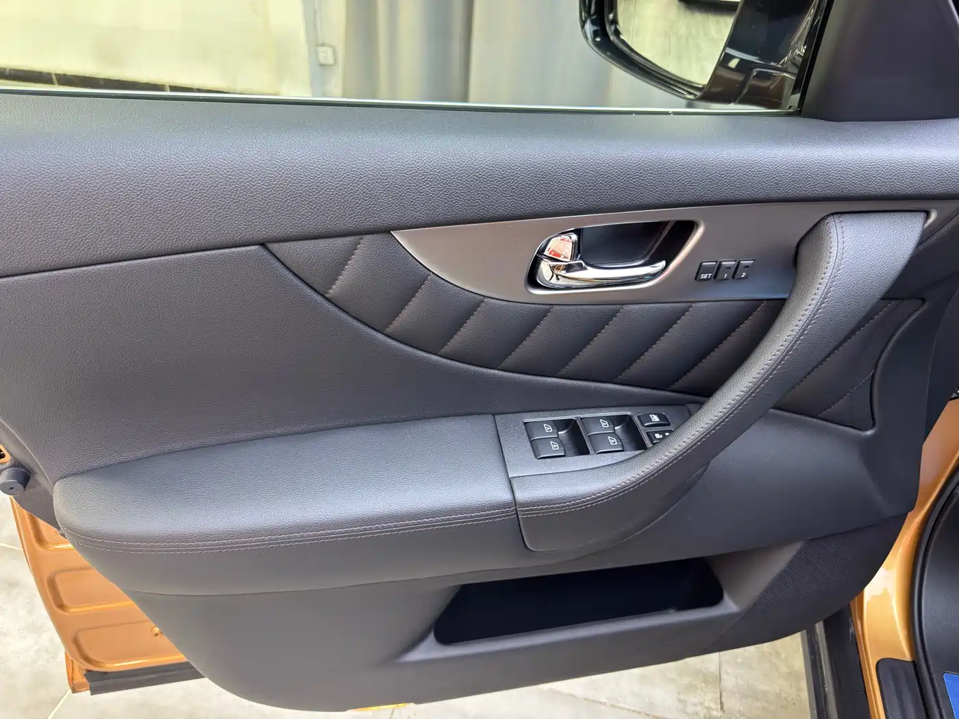 Photo 17 - Infiniti FX