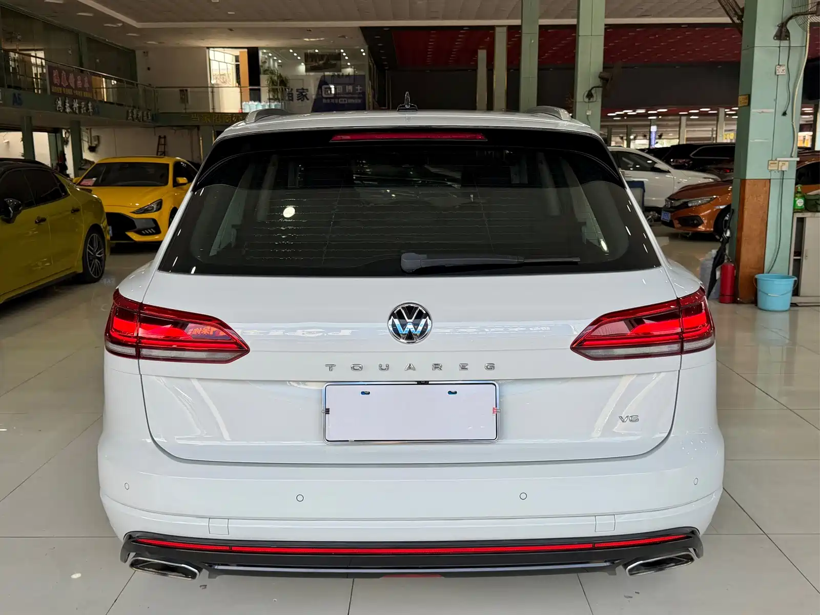 Фото 14 - Volkswagen Touareg