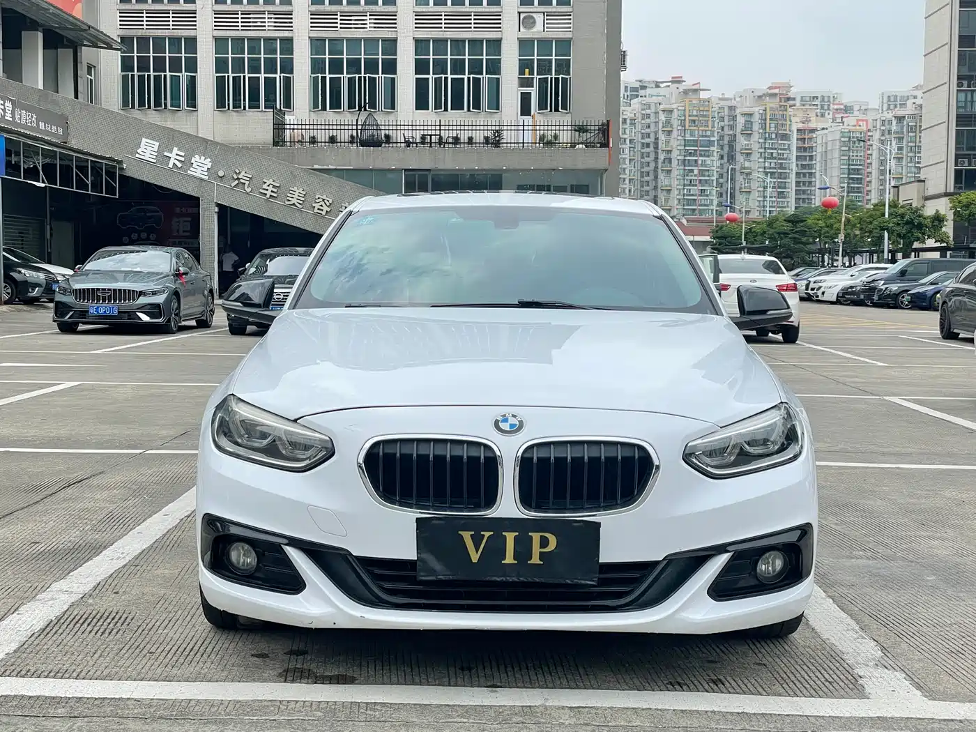 BMW 1 Series 2018 118i Sport Edition фото 2