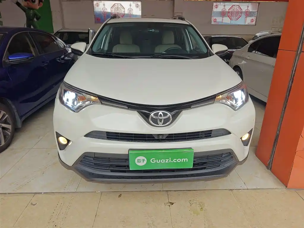 Toyota RAV4 Rongfang 2016 2.0L CVT 2WD Trend (China V) фото 3