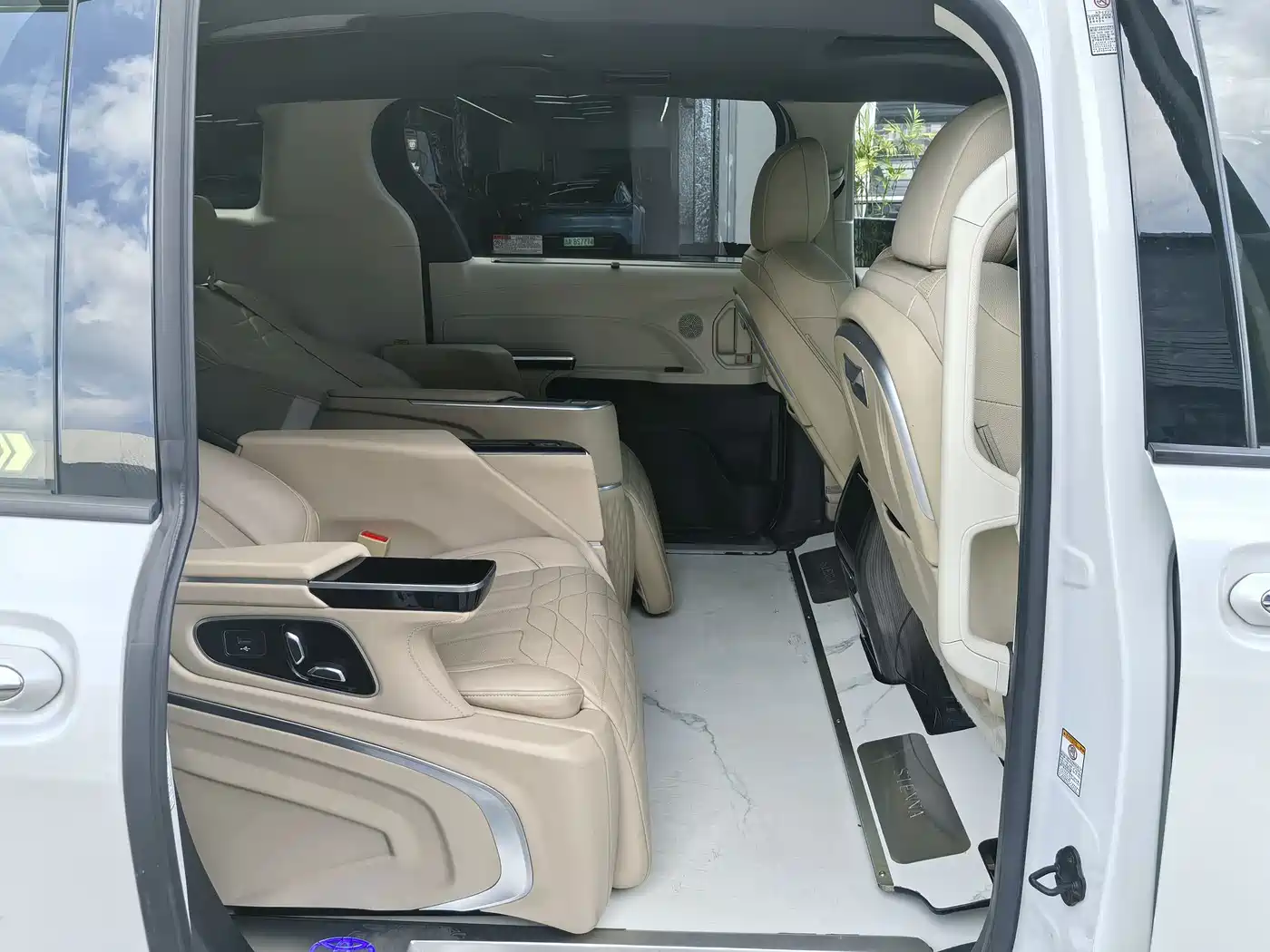 Toyota Sienna 2021 2.5L Hybrid Luxury Edition фото 6