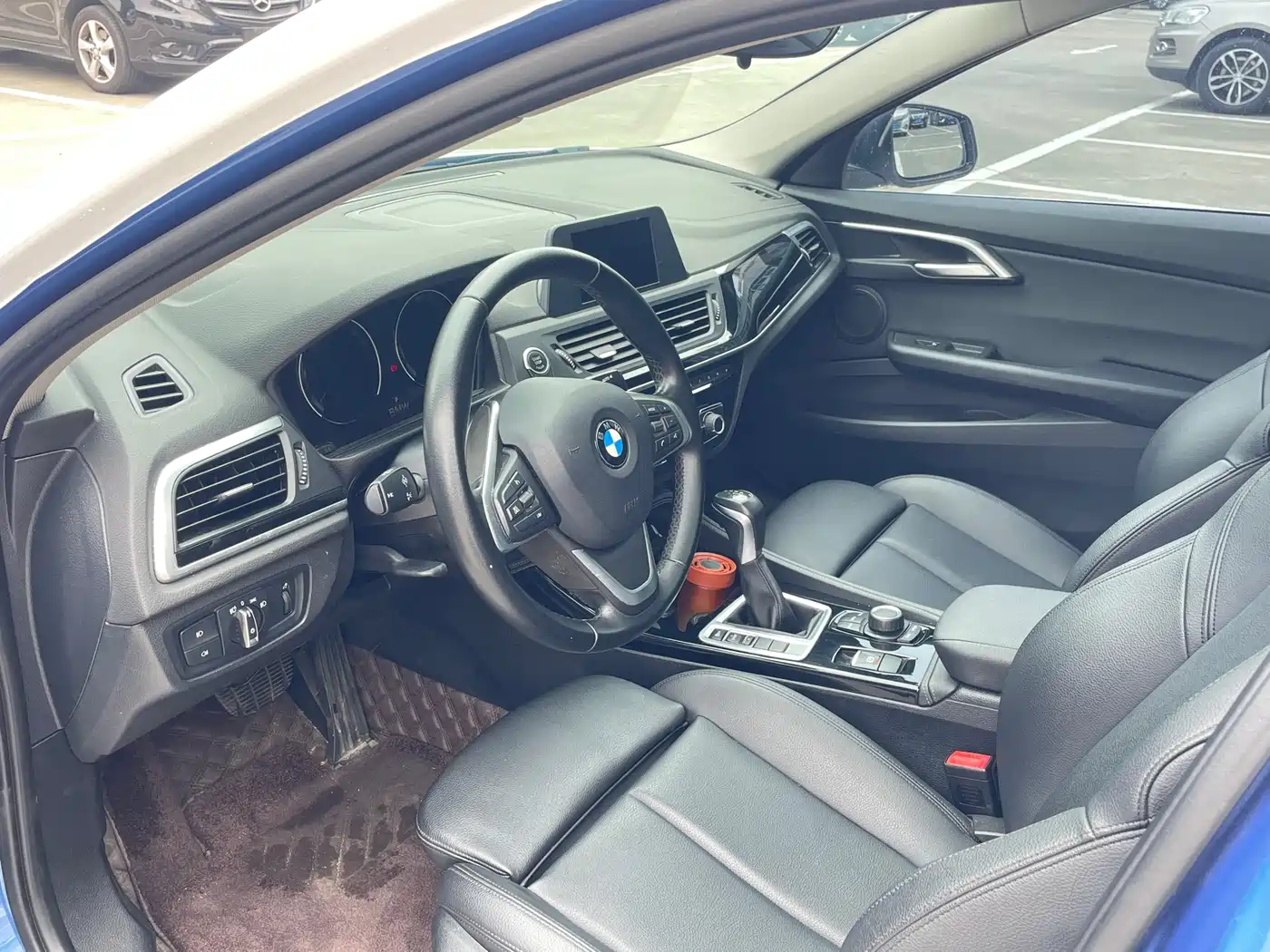 BMW 1 Series 2018 118i Sport Edition фото 8