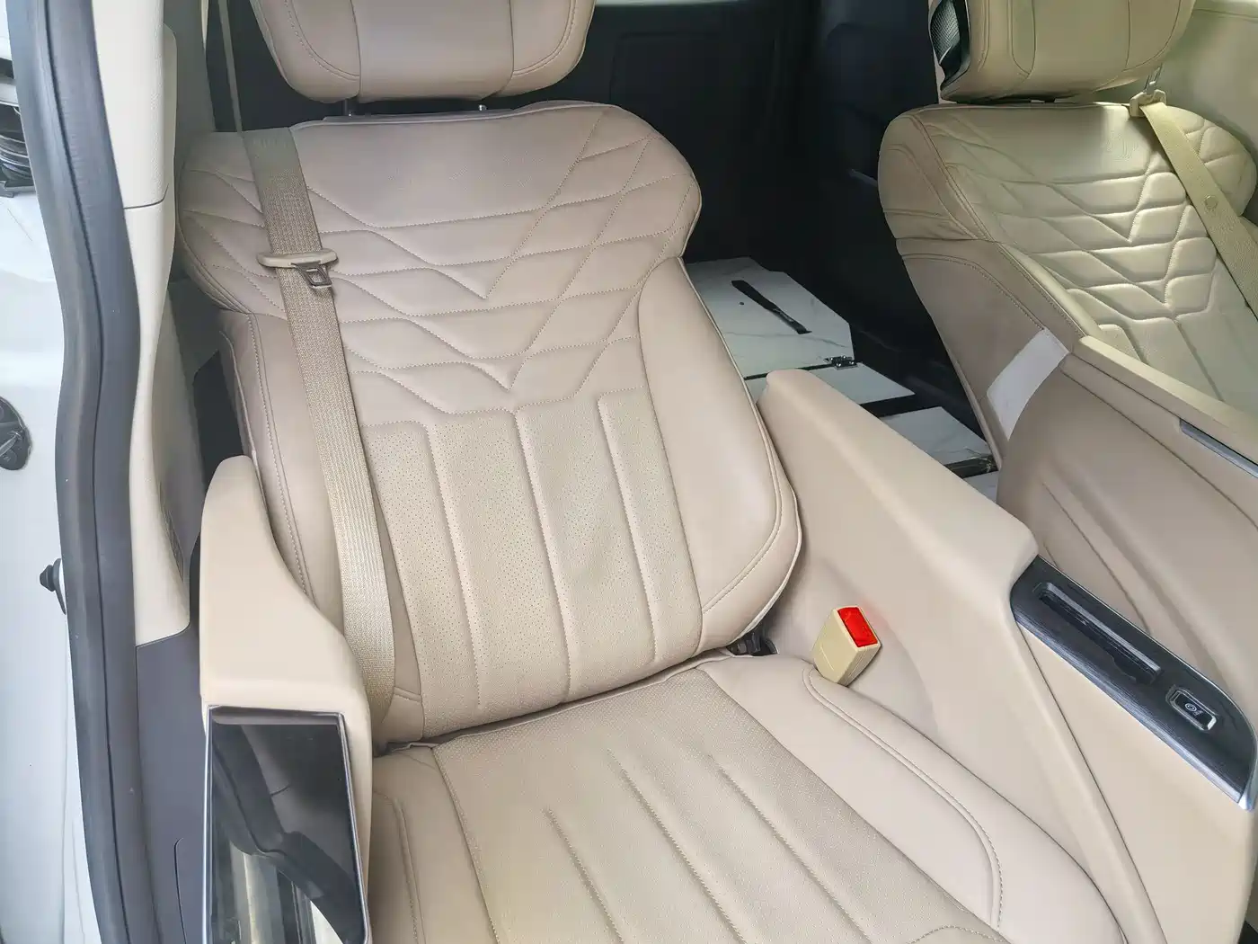 Toyota Sienna 2021 2.5L Hybrid Luxury Edition фото 8