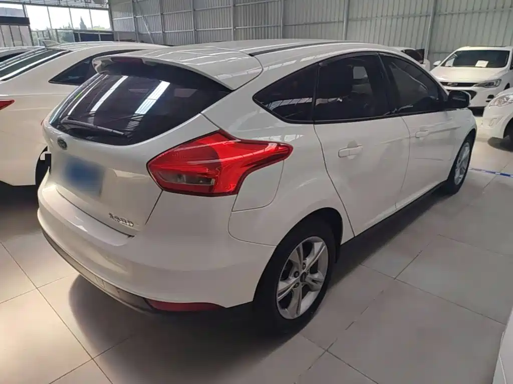 Фото 5 - Ford Focus