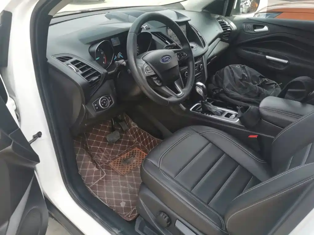 Фото 16 - Ford Kuga
