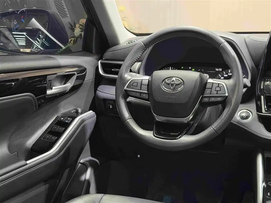 Toyota Highlander 2024 2023 2.5L Smart Hybrid Dual Engine AWD Luxury 7-Seater