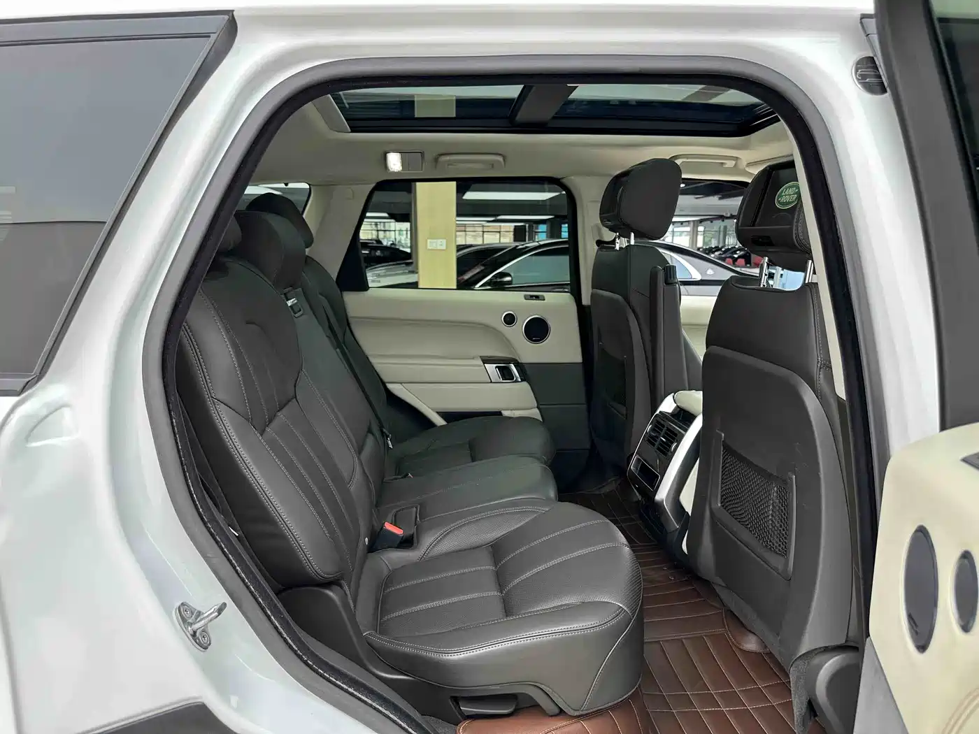 Land Rover Range Rover Sport 2015 3.0 SC V6 HSE фото 7