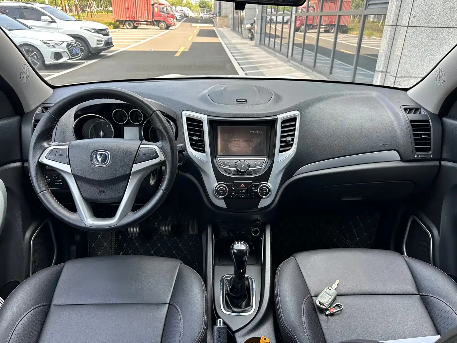Фото 6 - Changan CS35