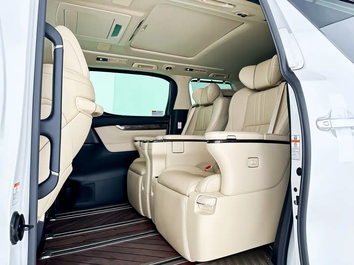 Toyota Vellfire 2020 Twin Engine 2.5L HV Premium Edition фото 10