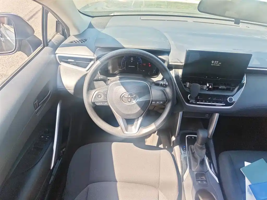 Toyota Frontlander 2023 2.0L CVT Elite Edition фото 3